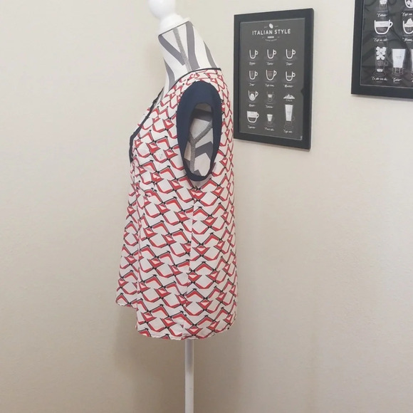 Collective Concepts Cap Sleeve Blouse - Picture 2 of 7